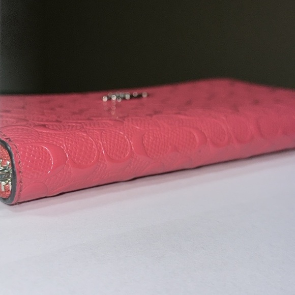 *HTF COLOR* COACH Signature Debossed Patent Leather Accordion Zip Wallet - Picture 7 of 16